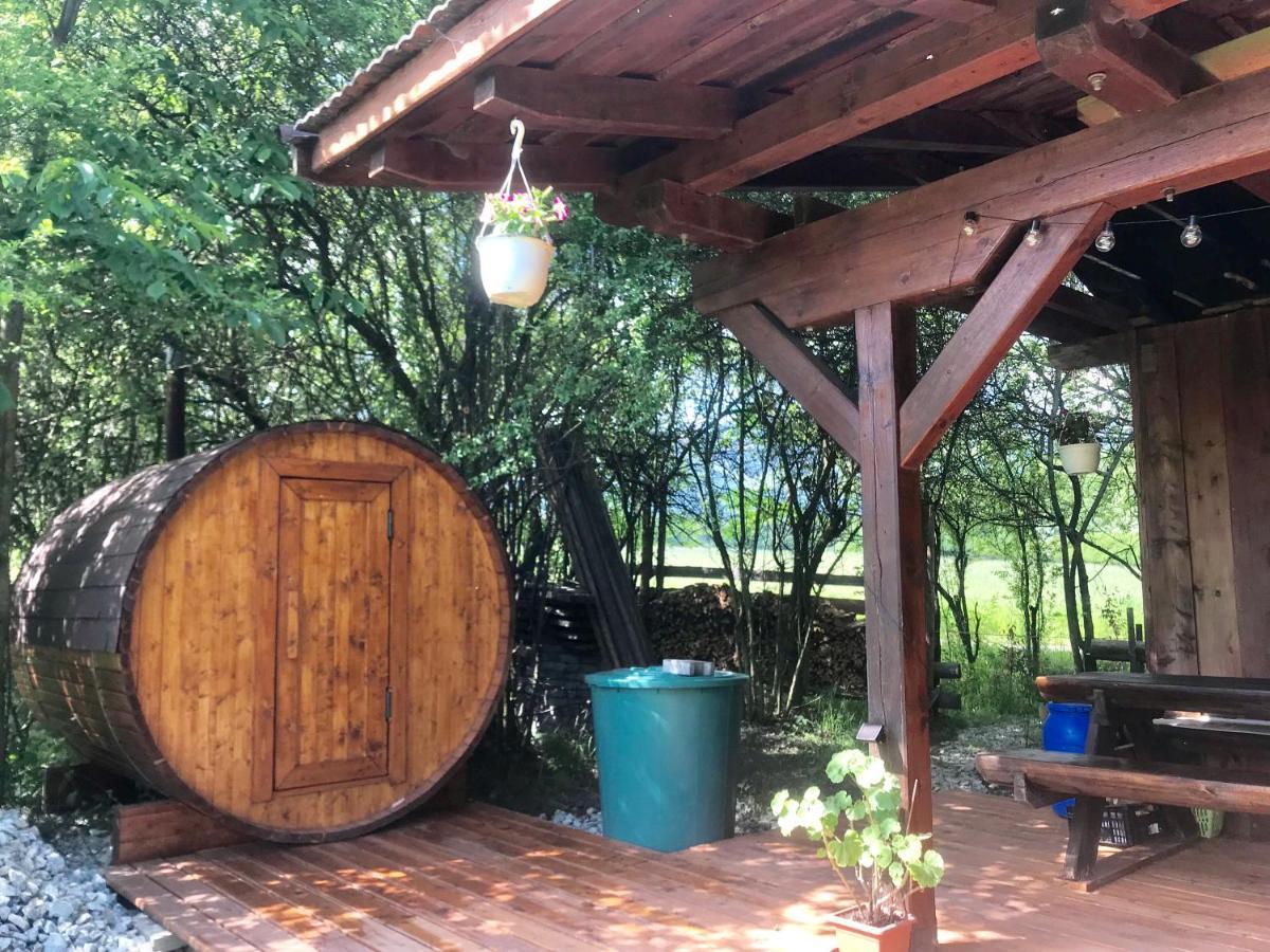 Romanticka Chatka So Saunou V Prirode Turany Exterior photo